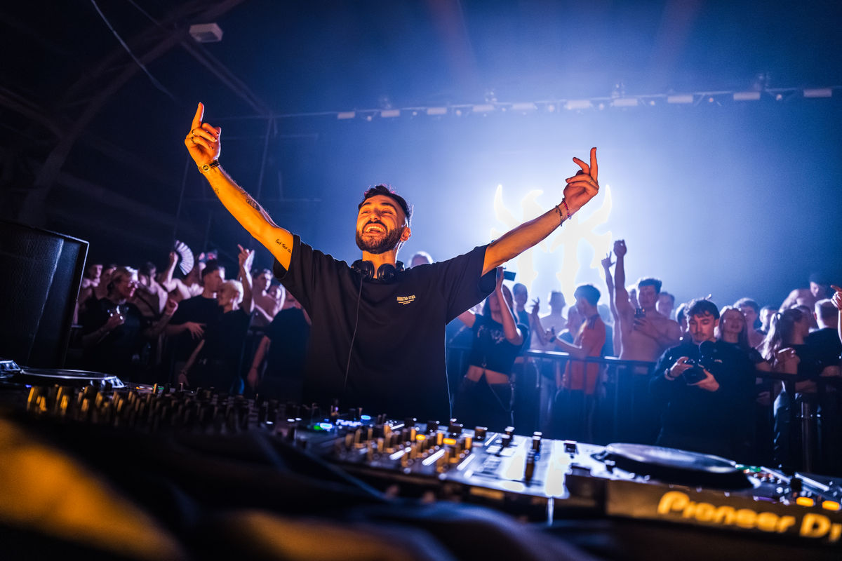 Loading... just a sec